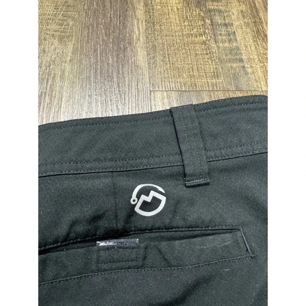 Magellan Outdoors Fish Gear Black Water Repellent Fishing Shorts‎ 44 SGMGMF5704